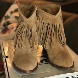 Frye Ilana short fringe boot